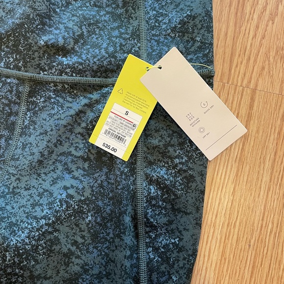 NWT All in motion high rise legging marbled green - Picture 3 of 4